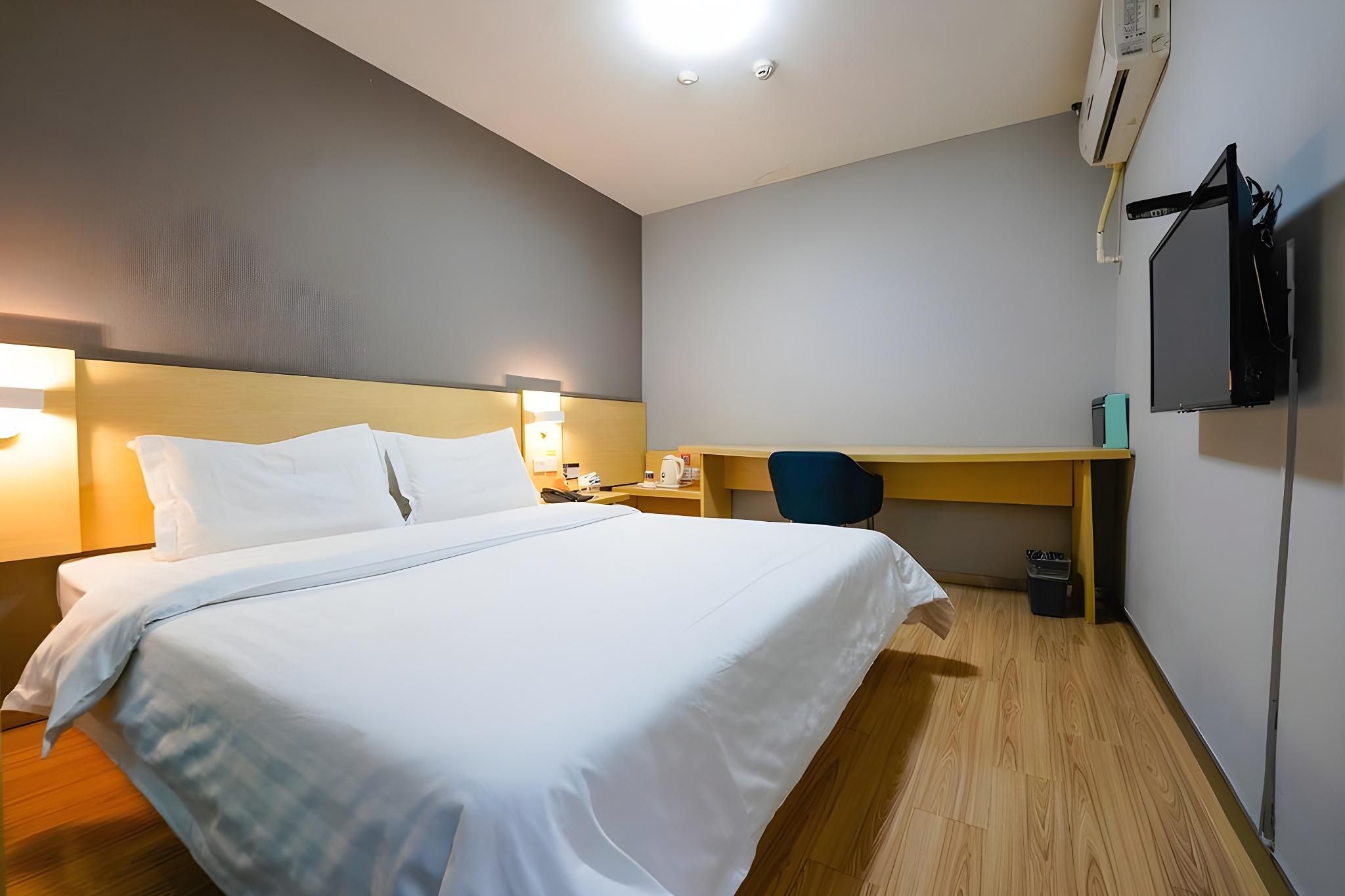 Economy Room