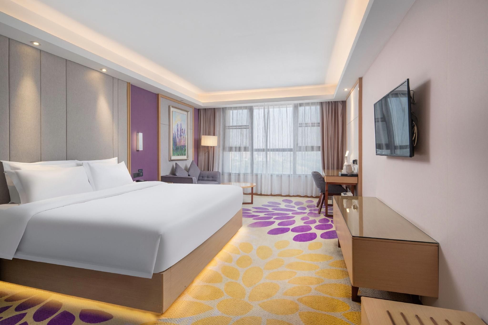 Queen Room with View