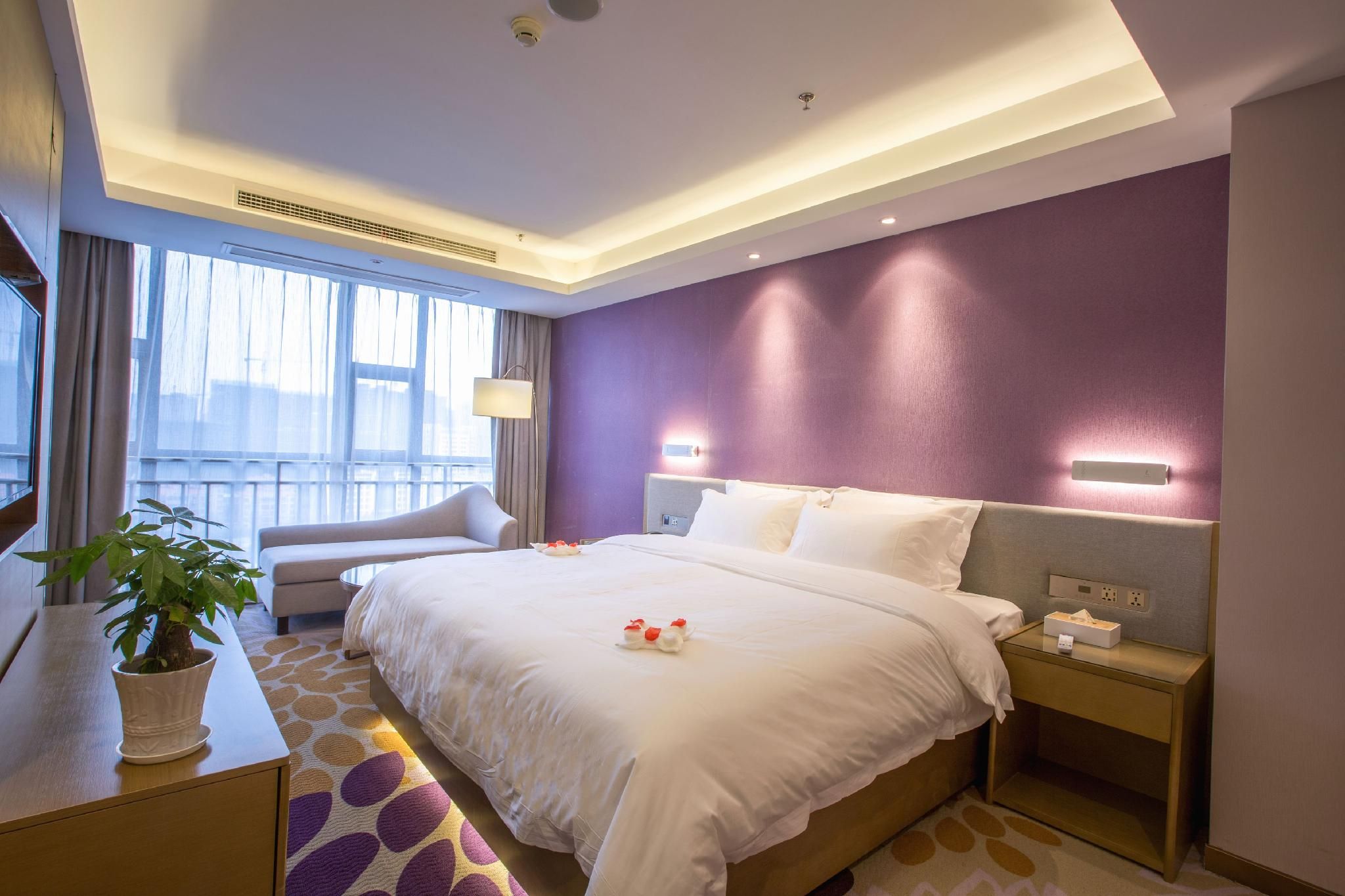 Business Queen Room