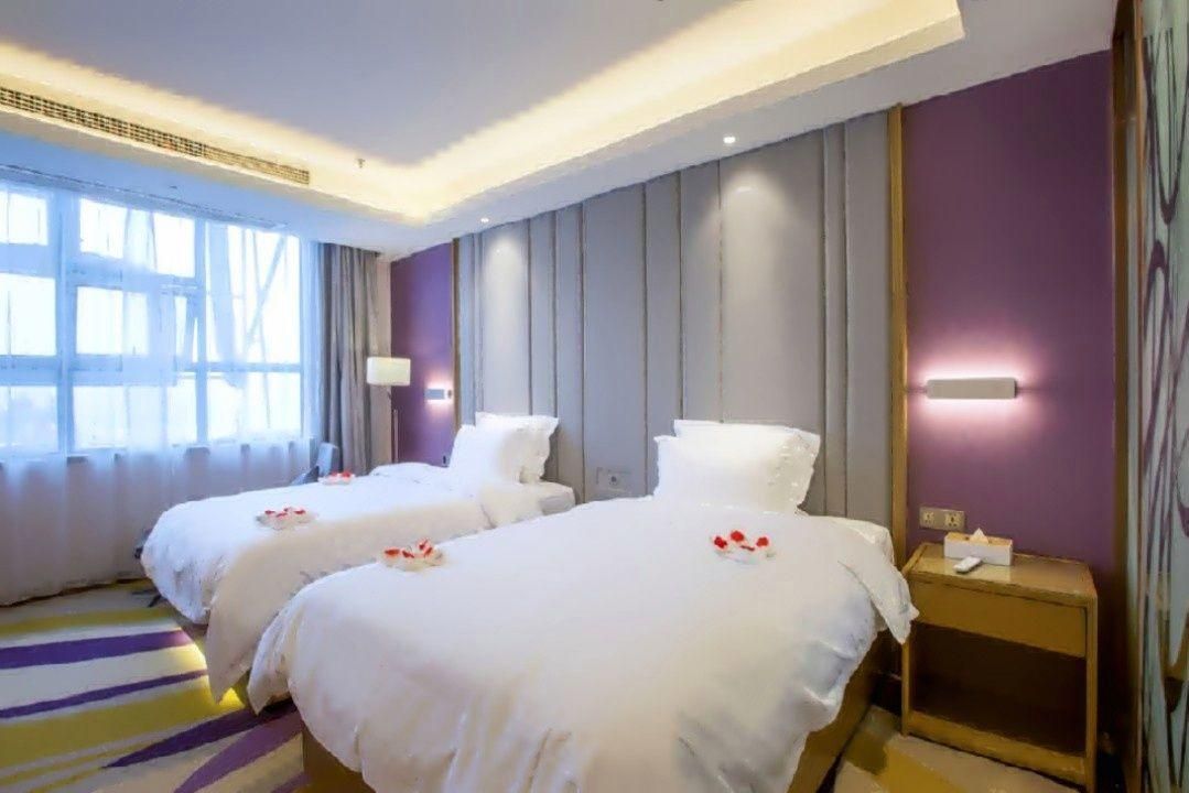 Twin Deluxe Room