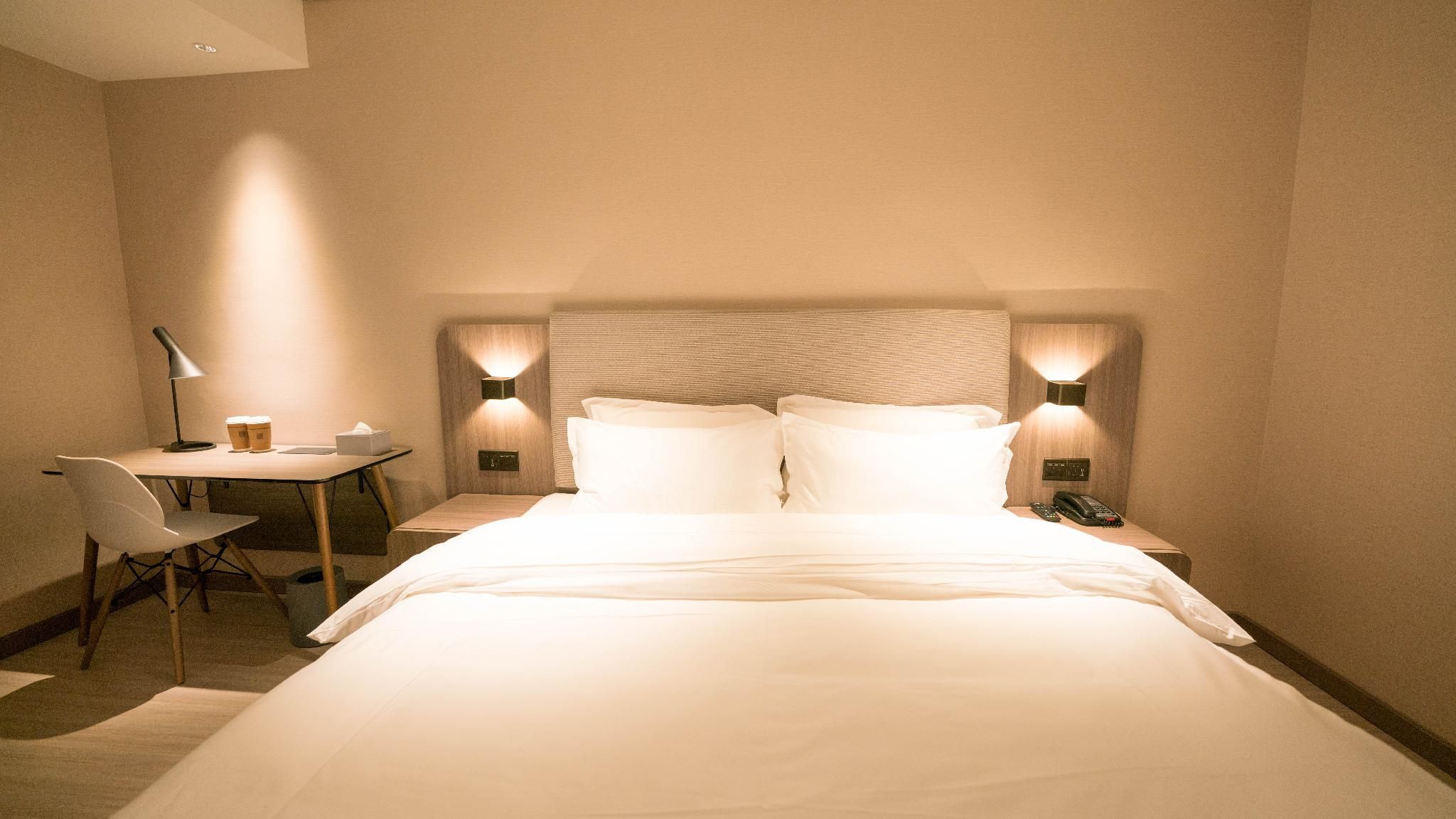 Huazhu - Superior BedRoom