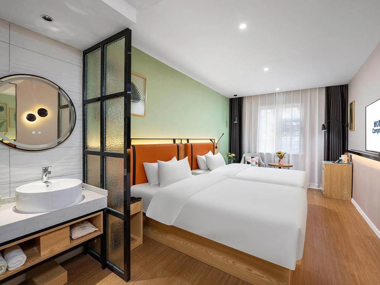 WH - Deluxe Room Twin