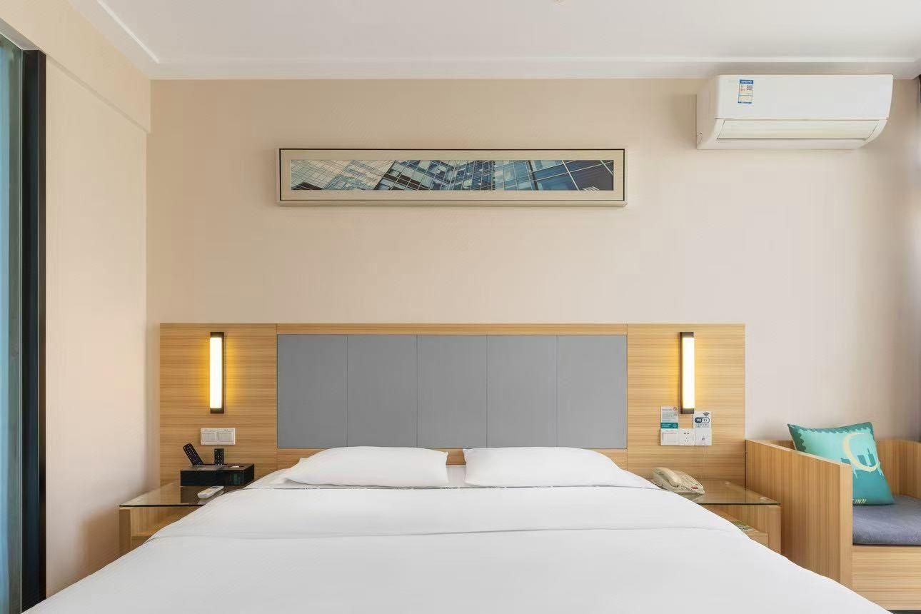 Business King Room
