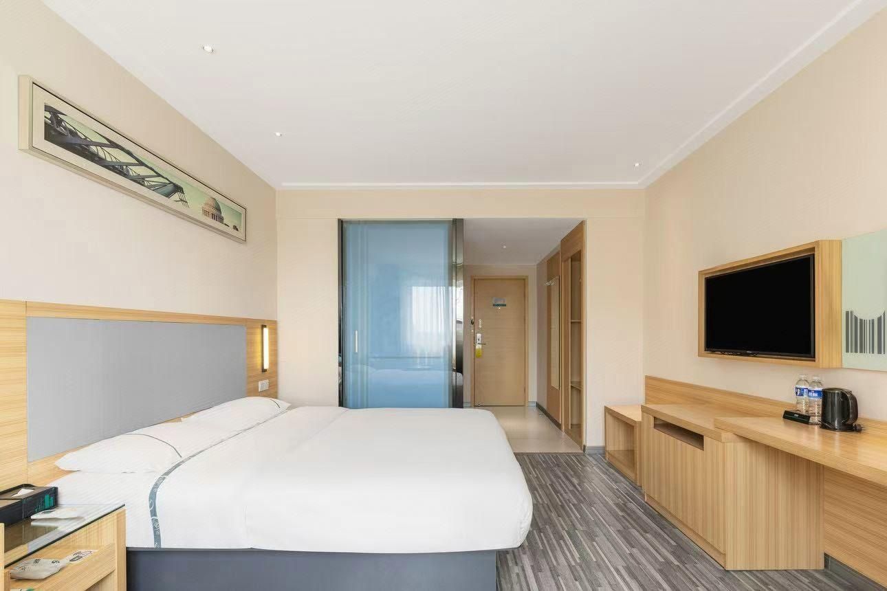 Business King Room