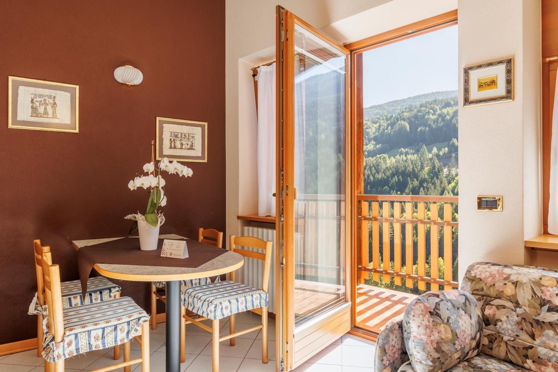 Suite with Mountain View
