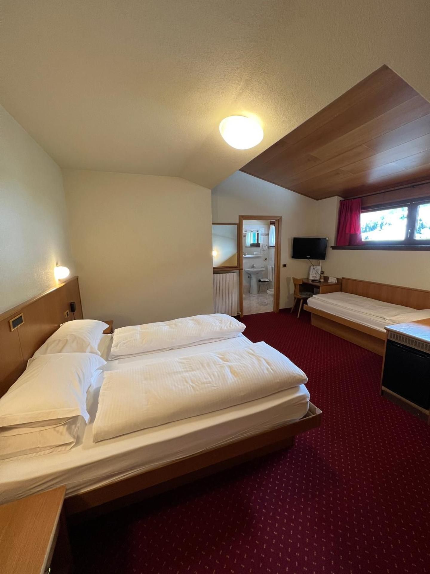 Comfort Triple Room