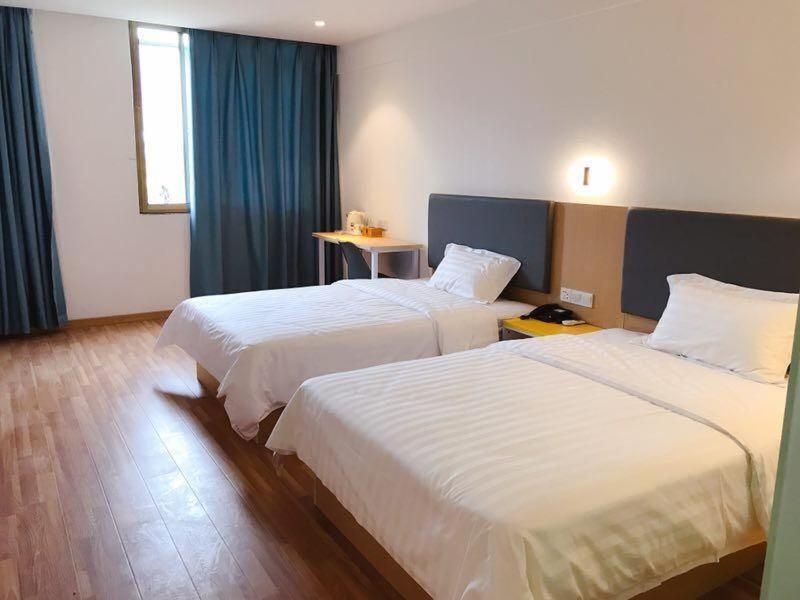 Comfortable Twin Room