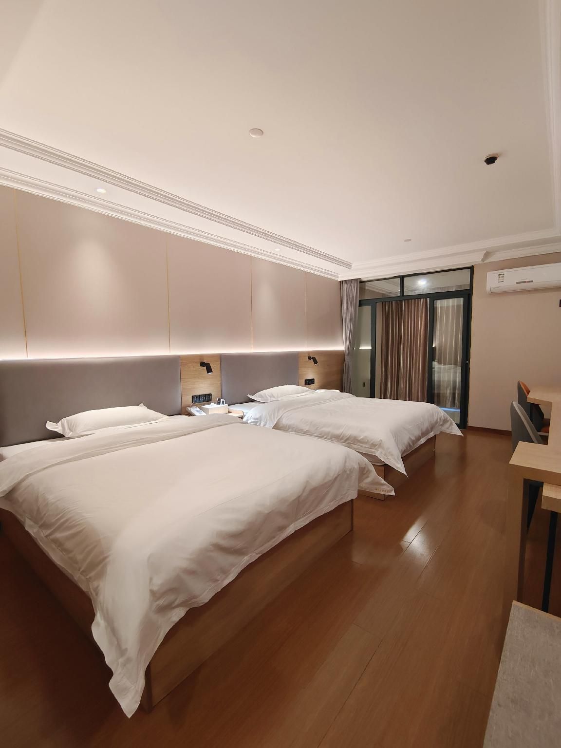 Business Standard Room B