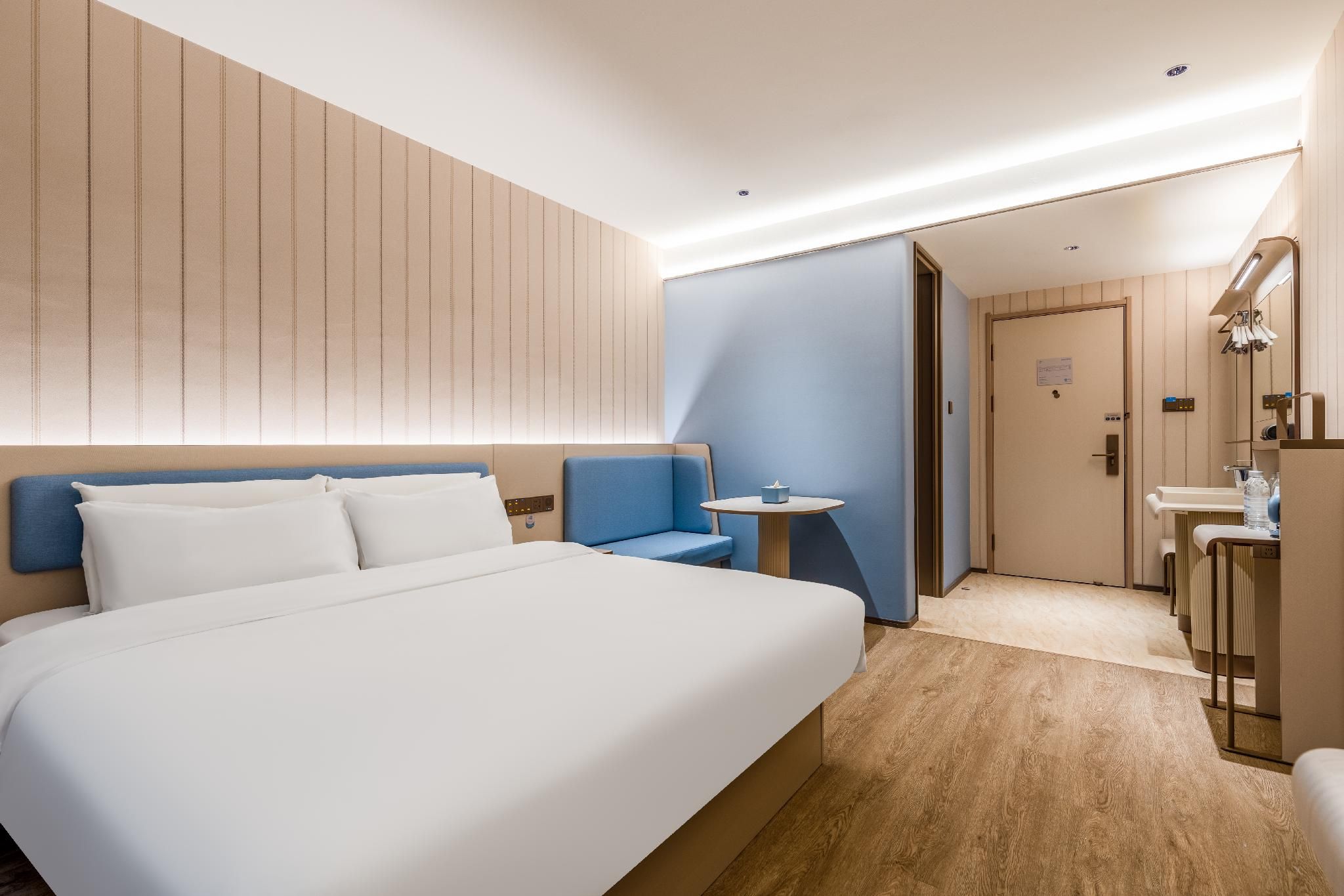 Business Queen Bed Room