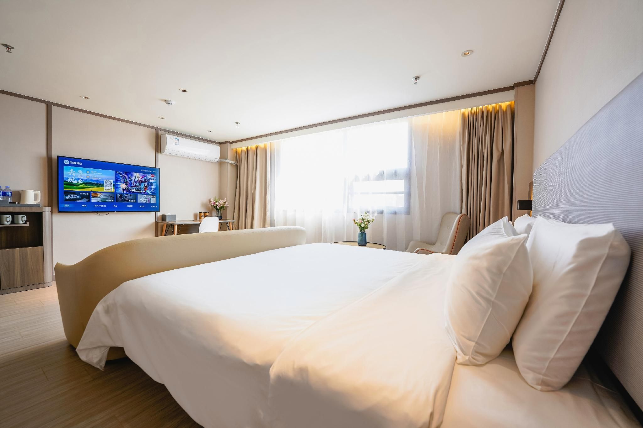 Business Queen Bed Room