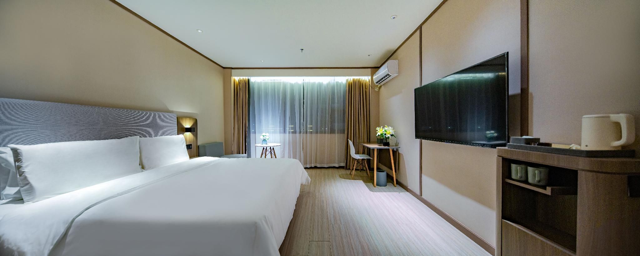 Business Queen Bed Room