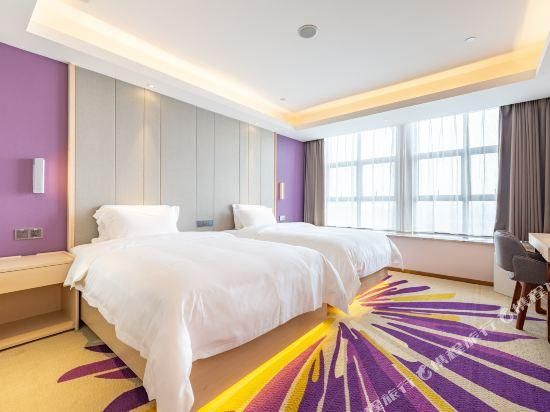 WH - Deluxe Bed Room
