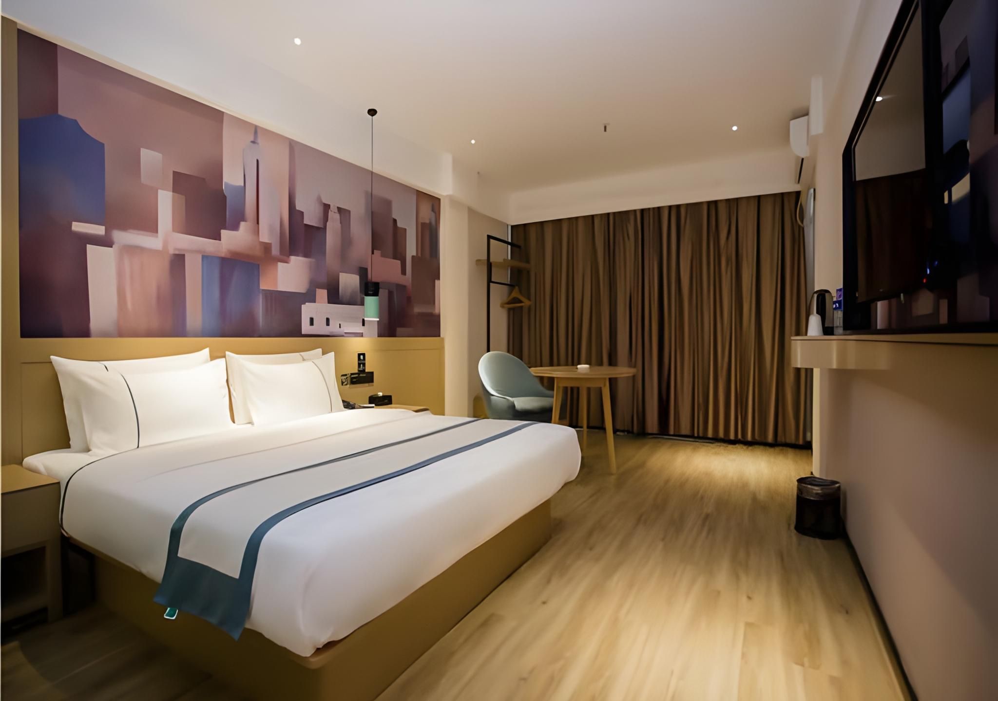 Business Queen Room