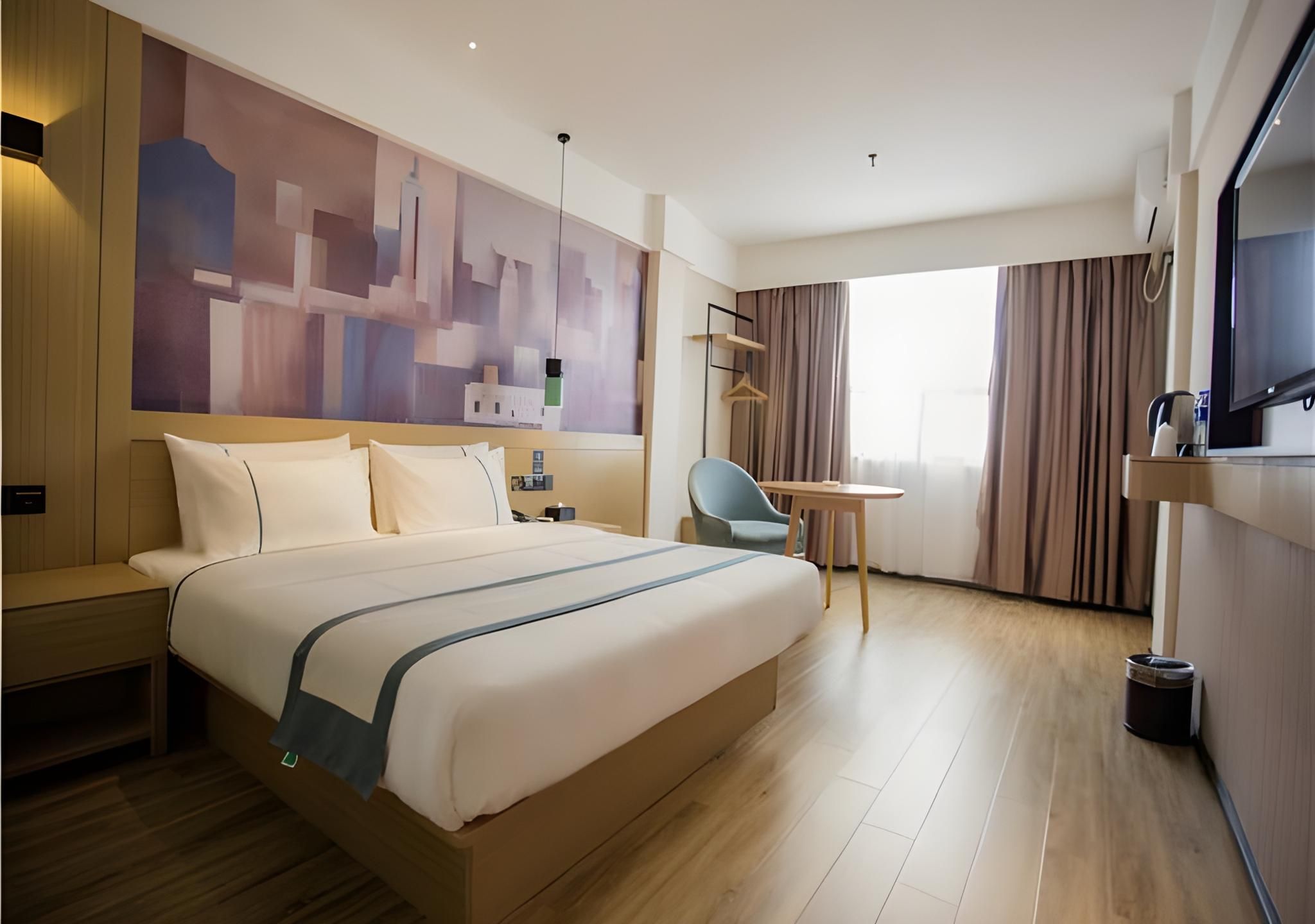 Business Queen Room