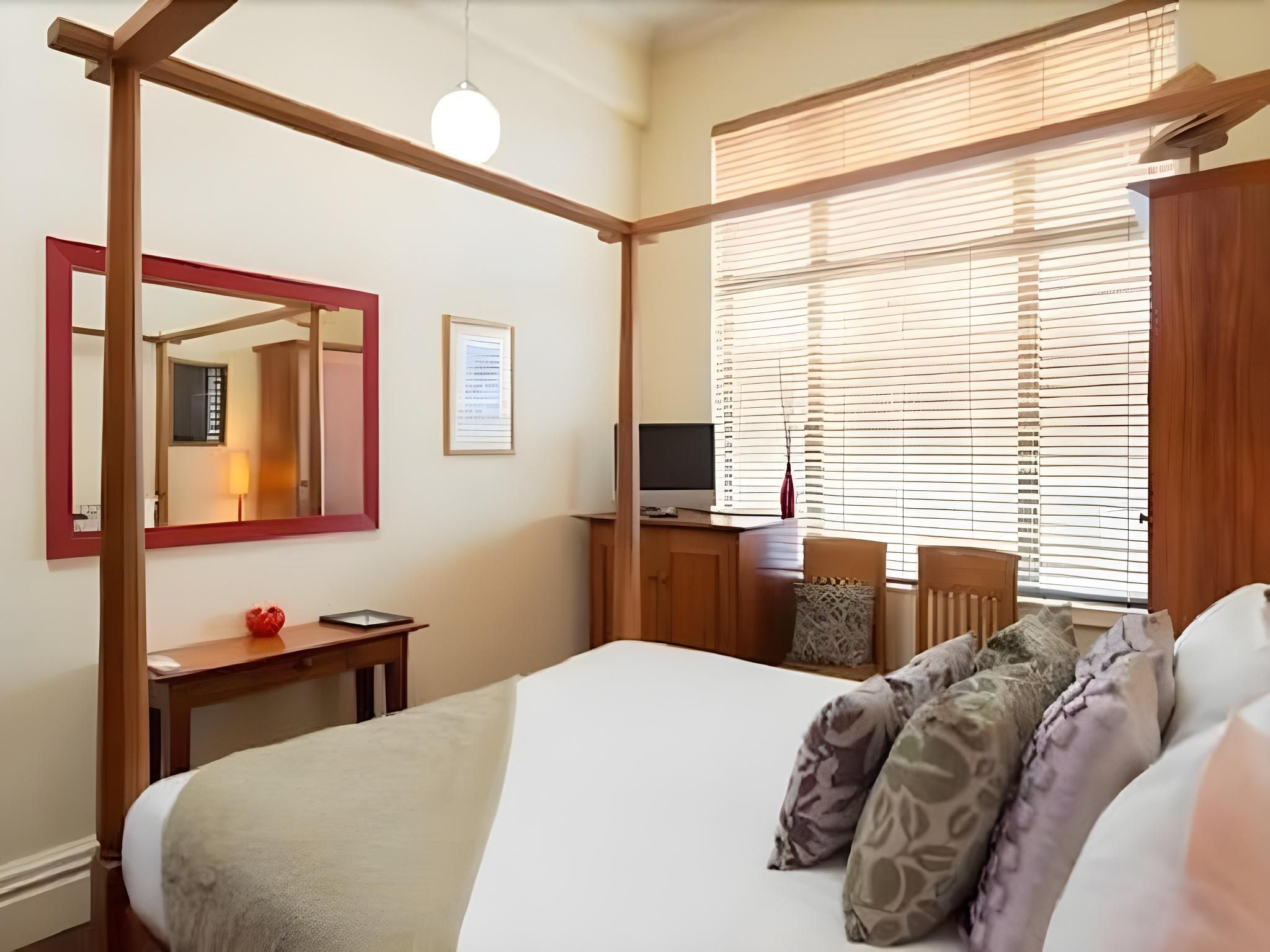 2 Queen Room
