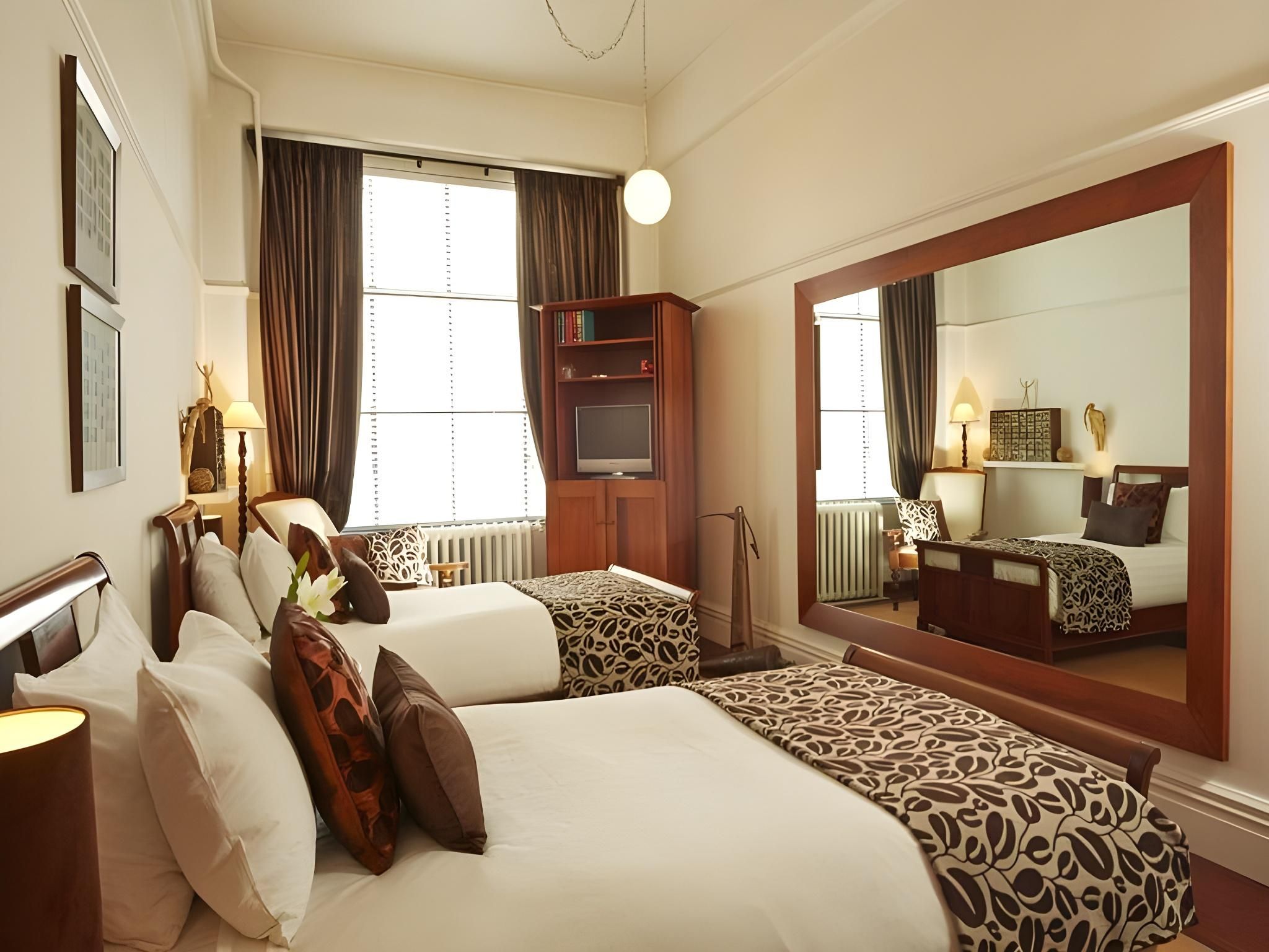 Deluxe Suite