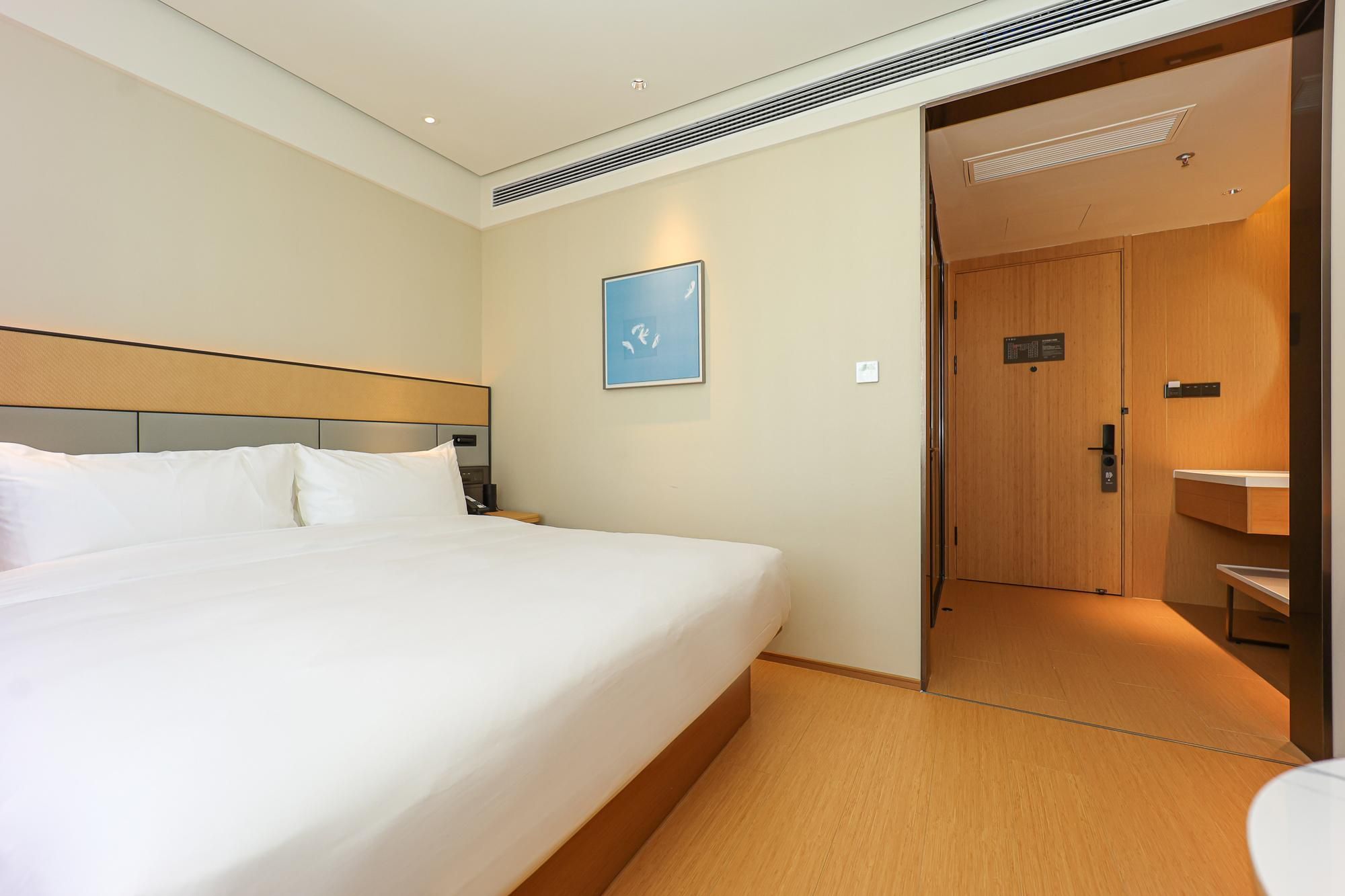 Huazhu - Superior BedRoom