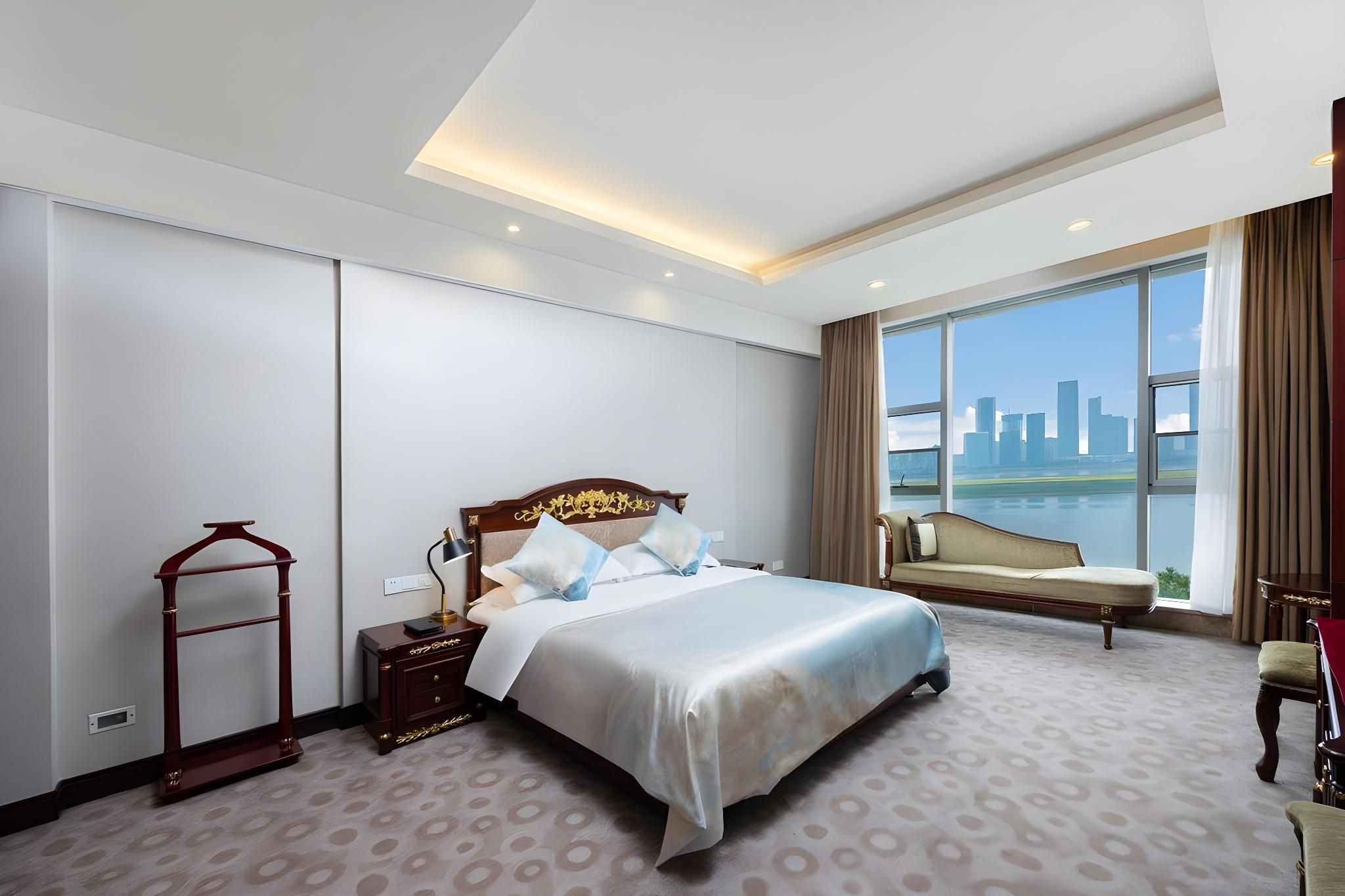 Executive Suite (Building 11)