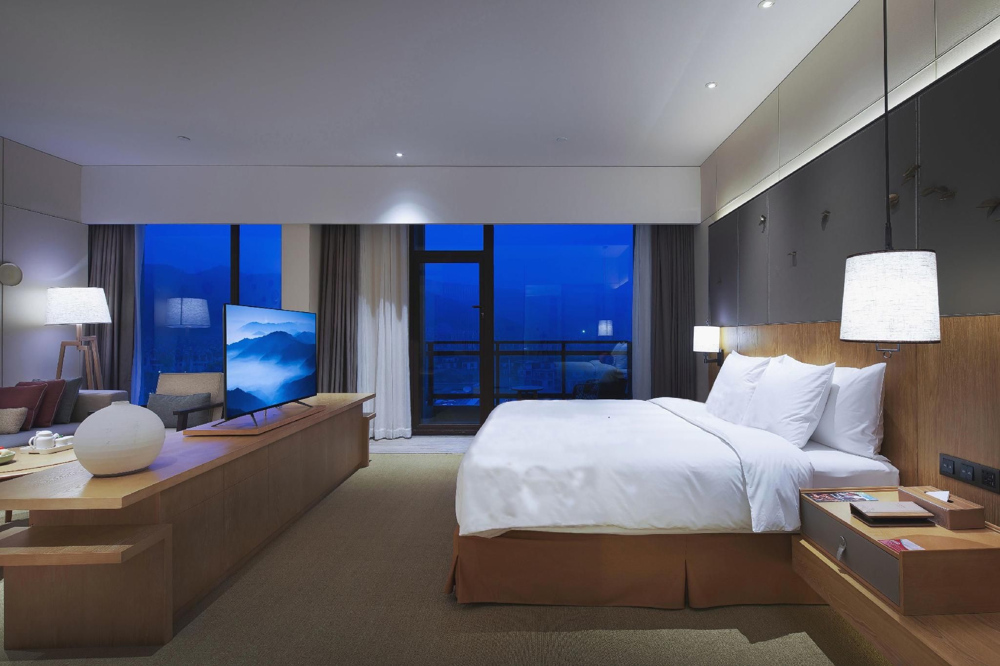 Junior King Suite