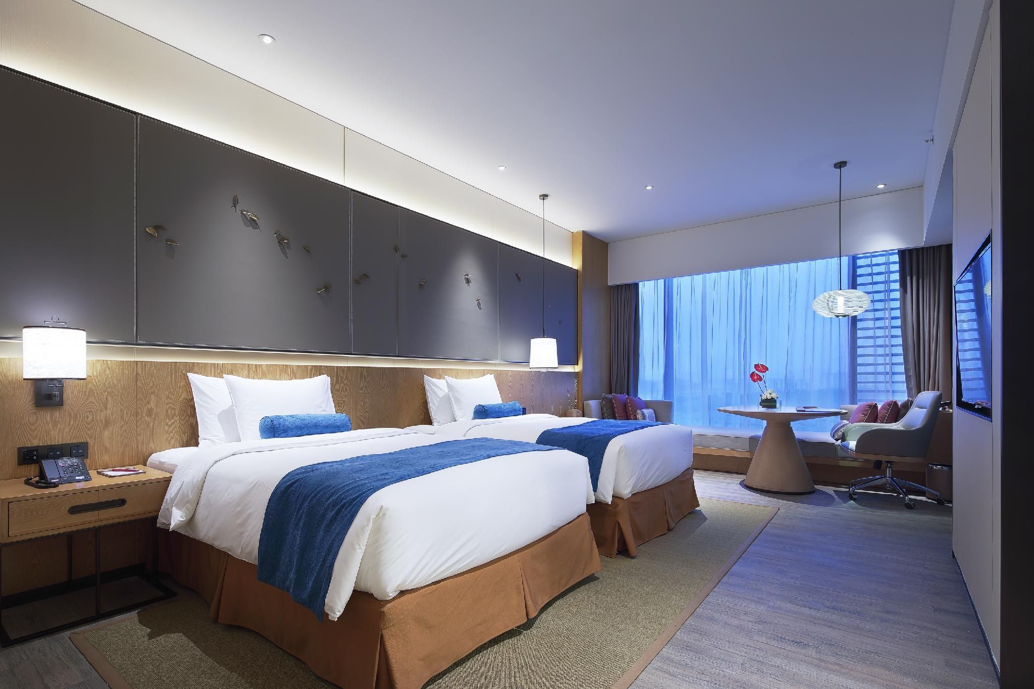 1 King Bed Standard