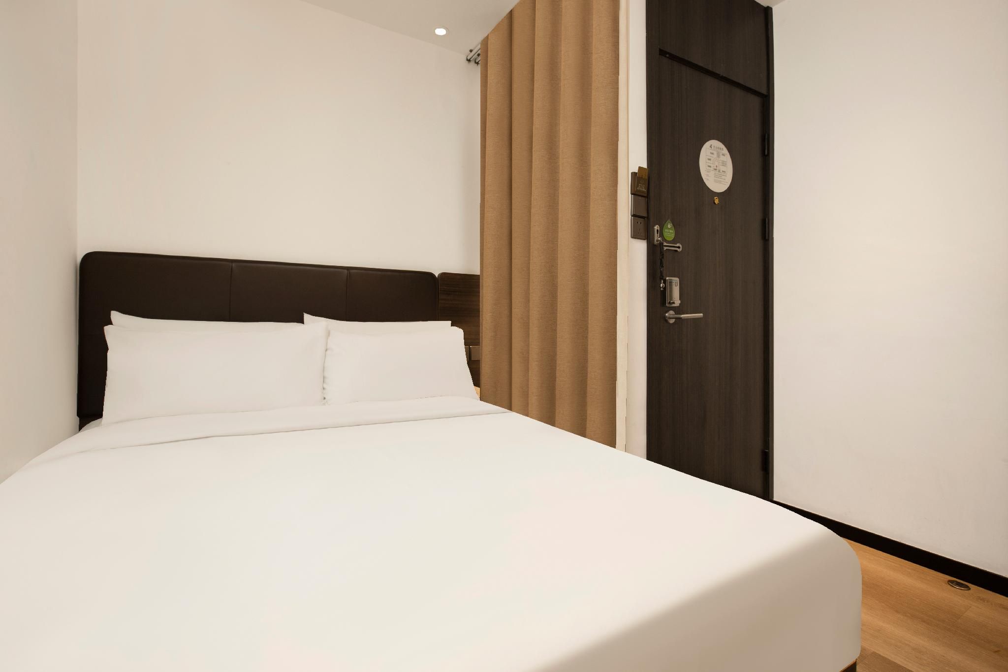 Queen Room A