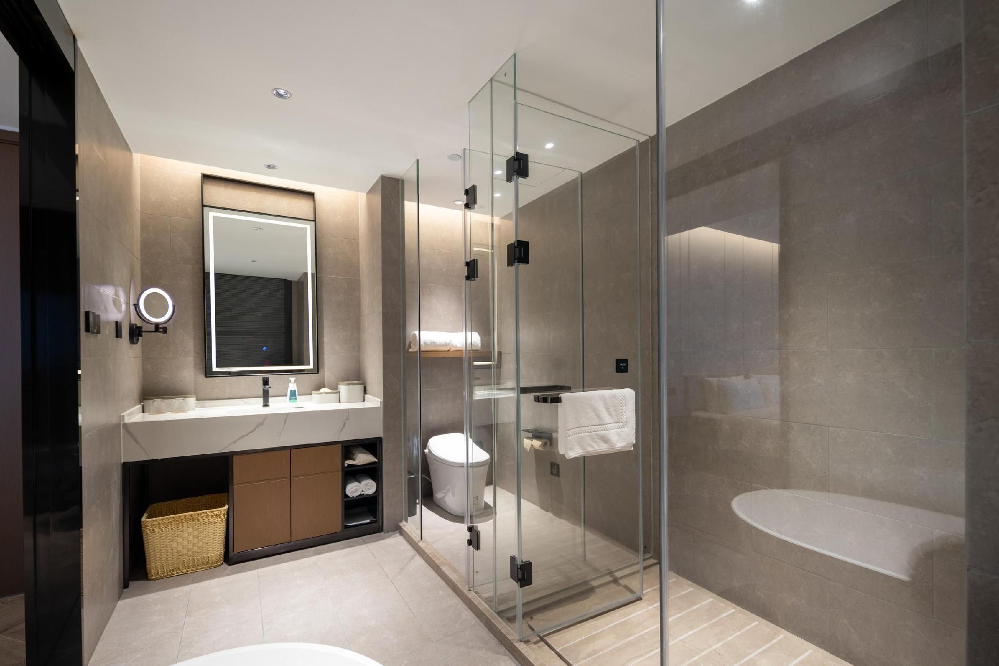 Executive Suite with River View