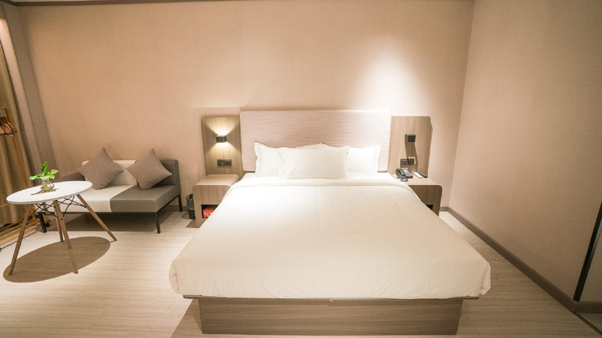 Huazhu - Superior BedRoom