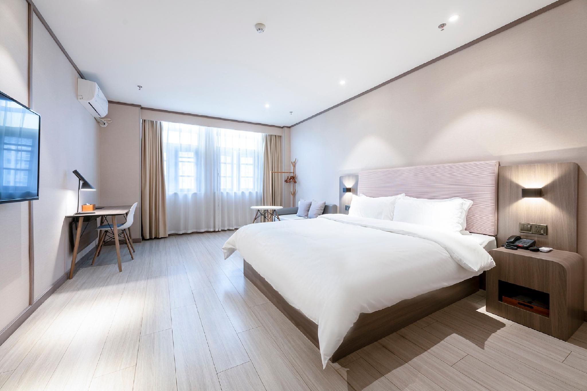 Business Queen Bed Room