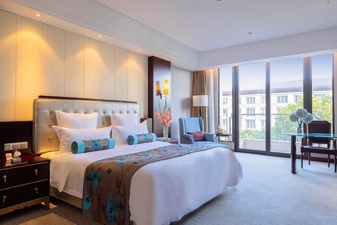 Deluxe Garden Queen Room