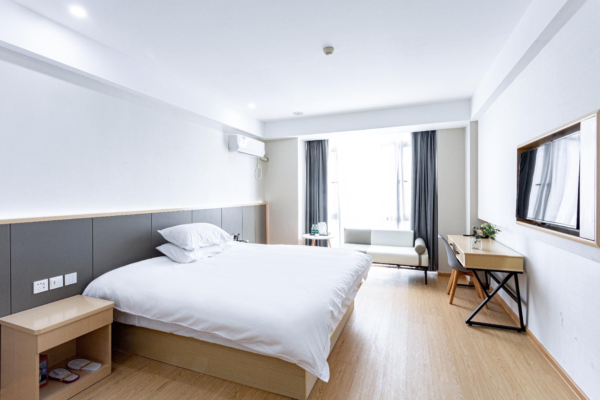 Huazhu - Superior BedRoom