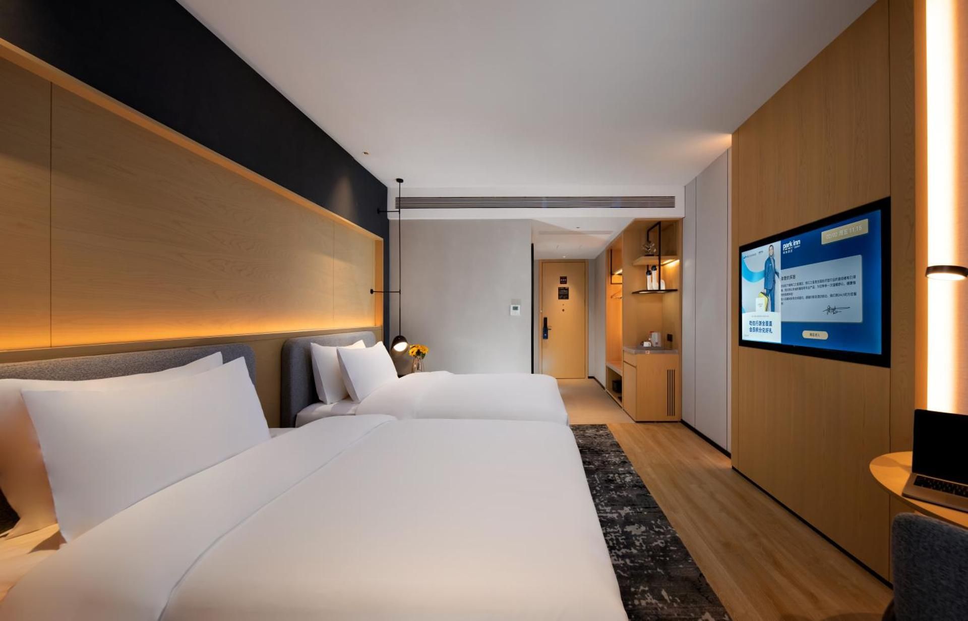 WH - Deluxe Room Twin