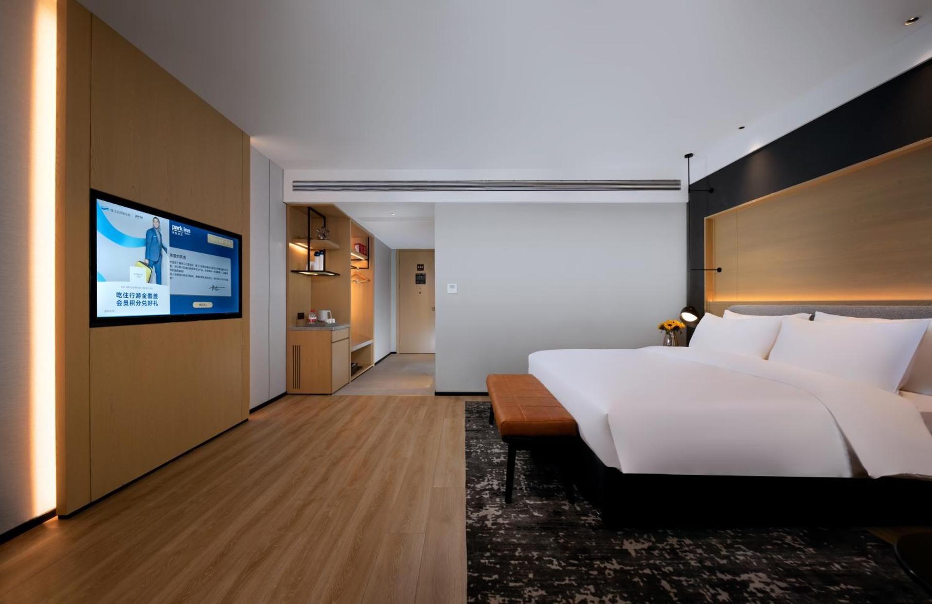 WH - Deluxe Bed Room