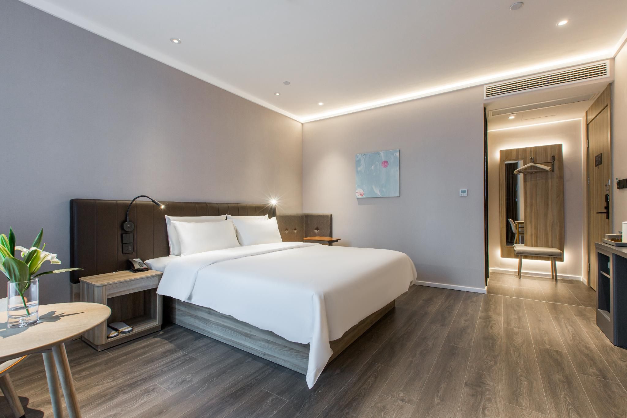 Huazhu - Superior BedRoom