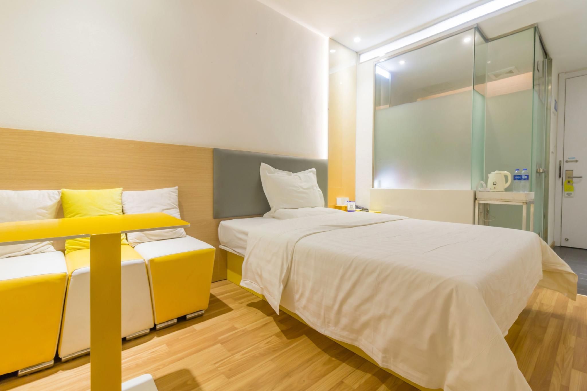 Economy Room