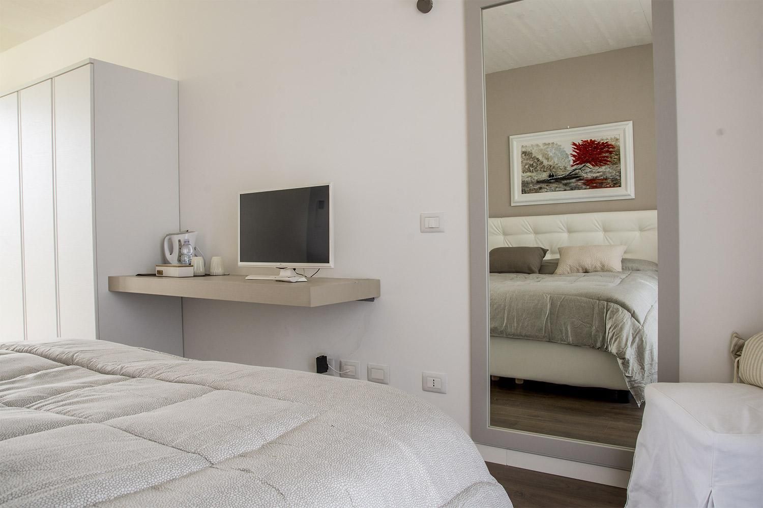 Home Suites Home