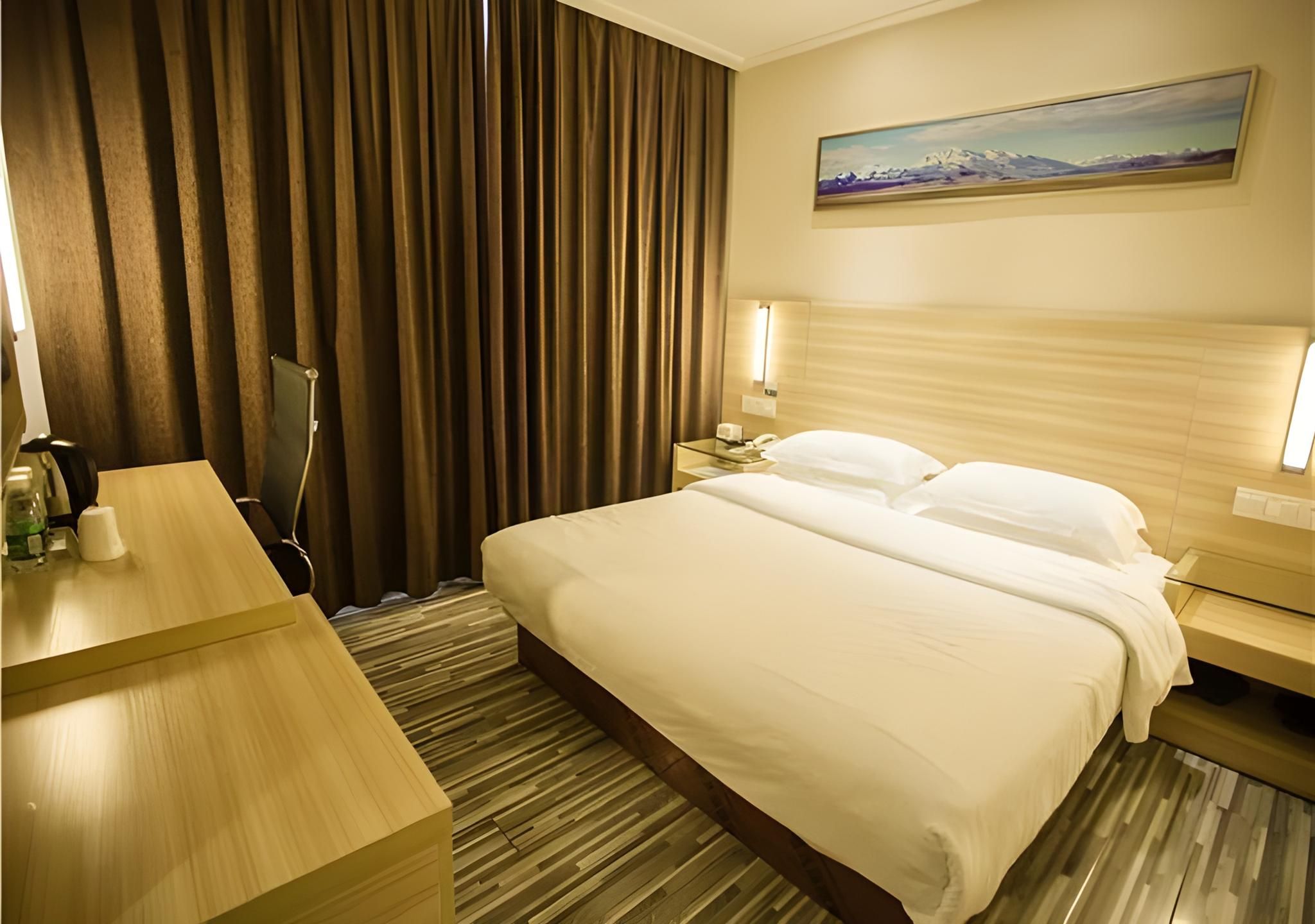 Business Queen Room