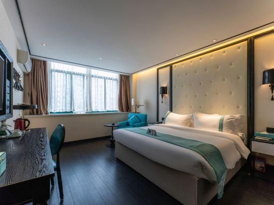 Xana - Deluxe Bed Room