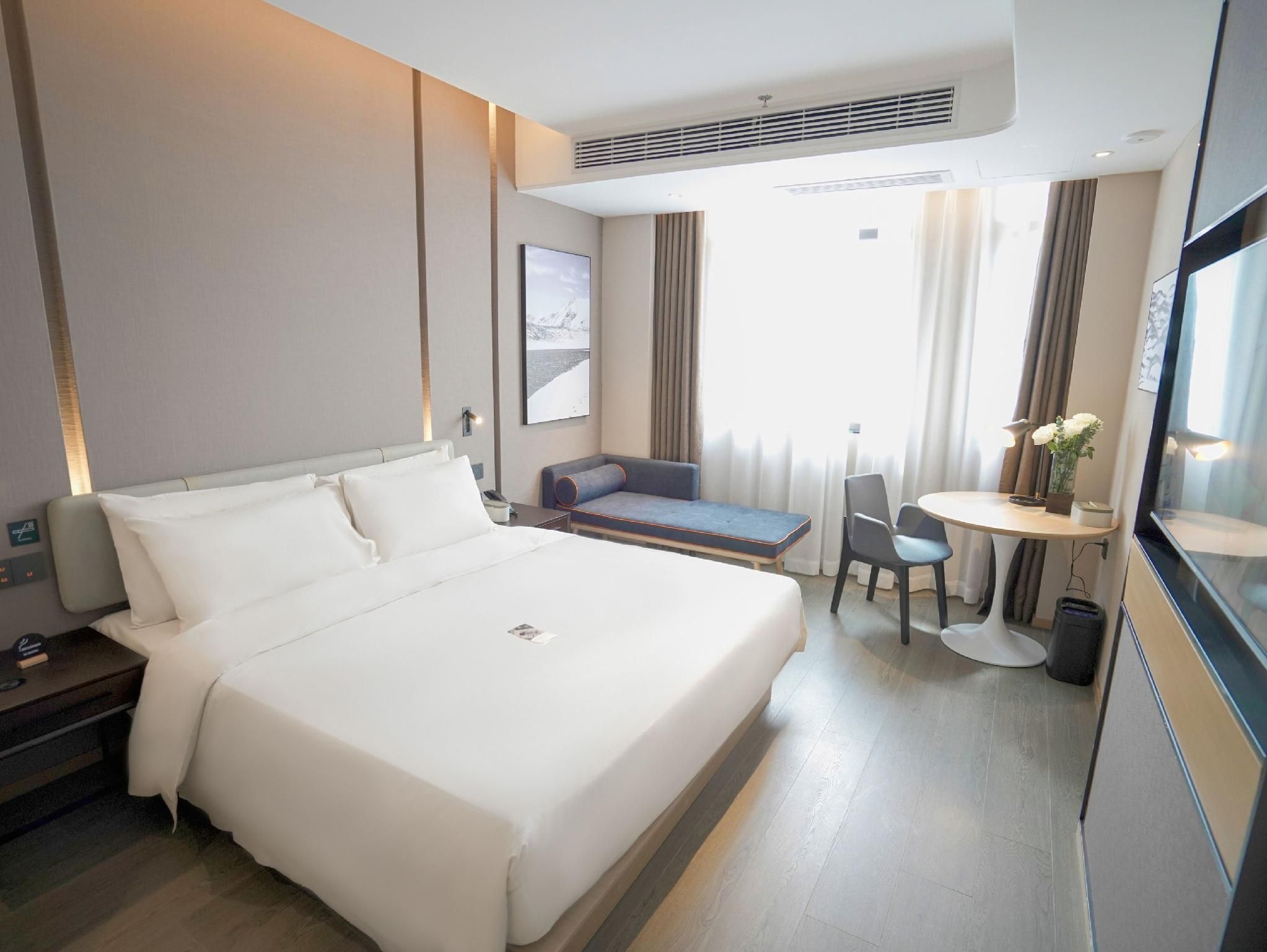 Atour - Elegant Room