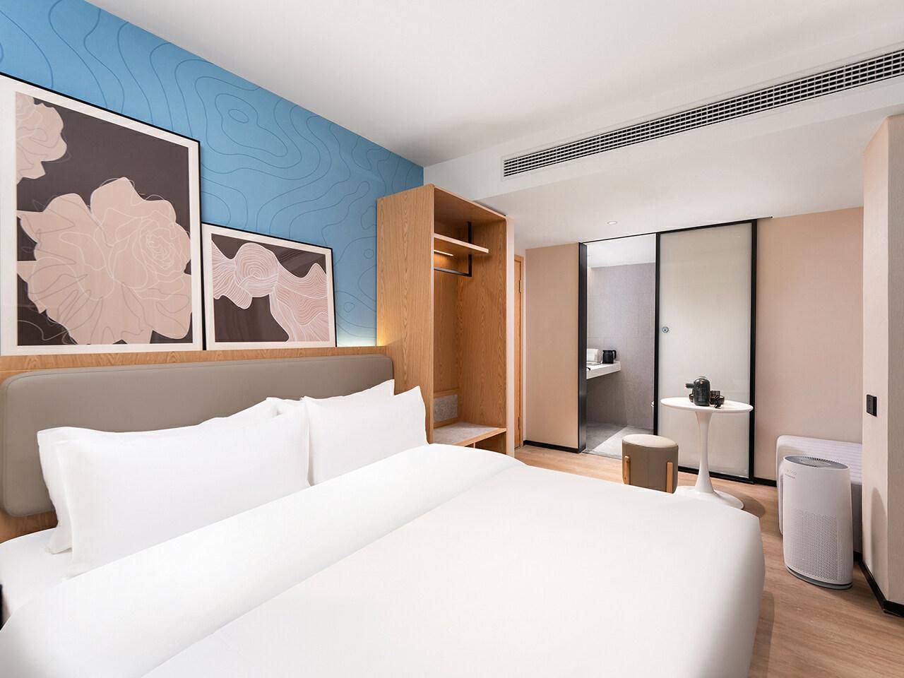 Pure King Room