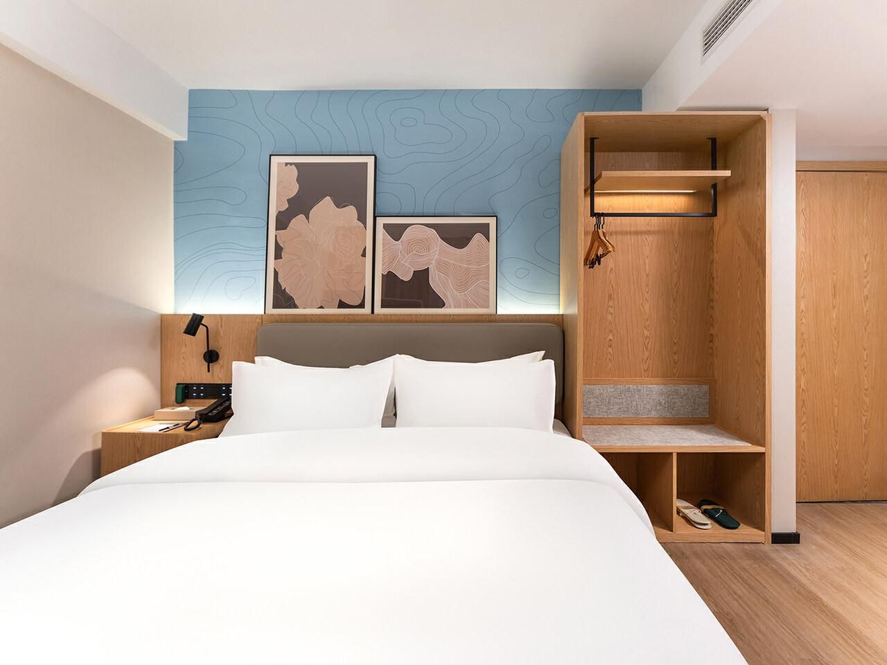 Pure King Room