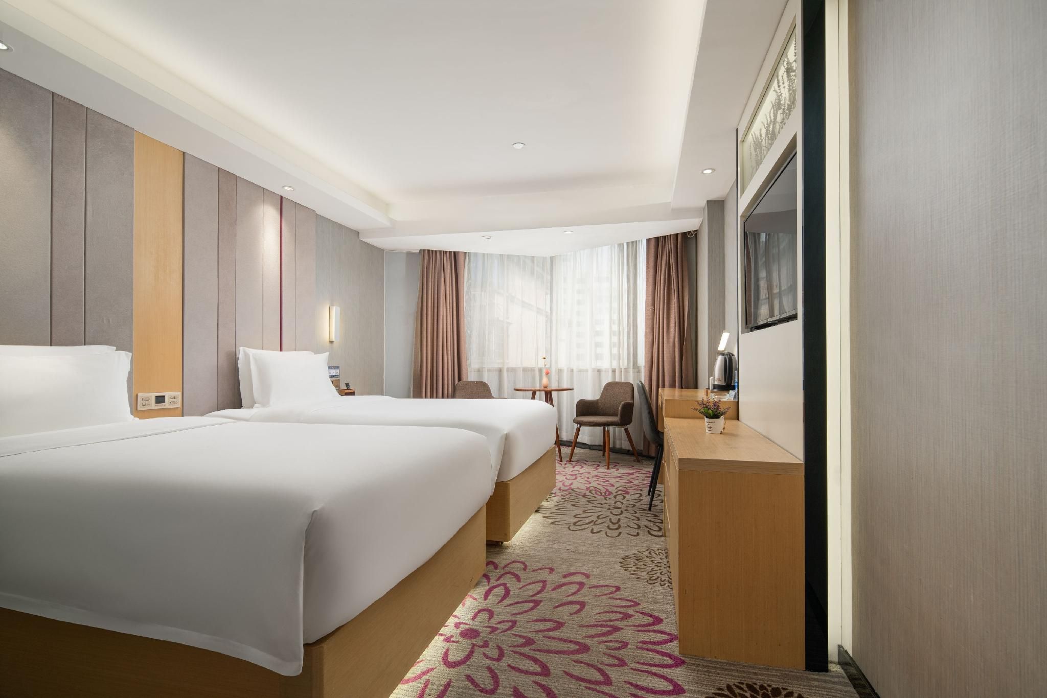 Elegant Twin Room