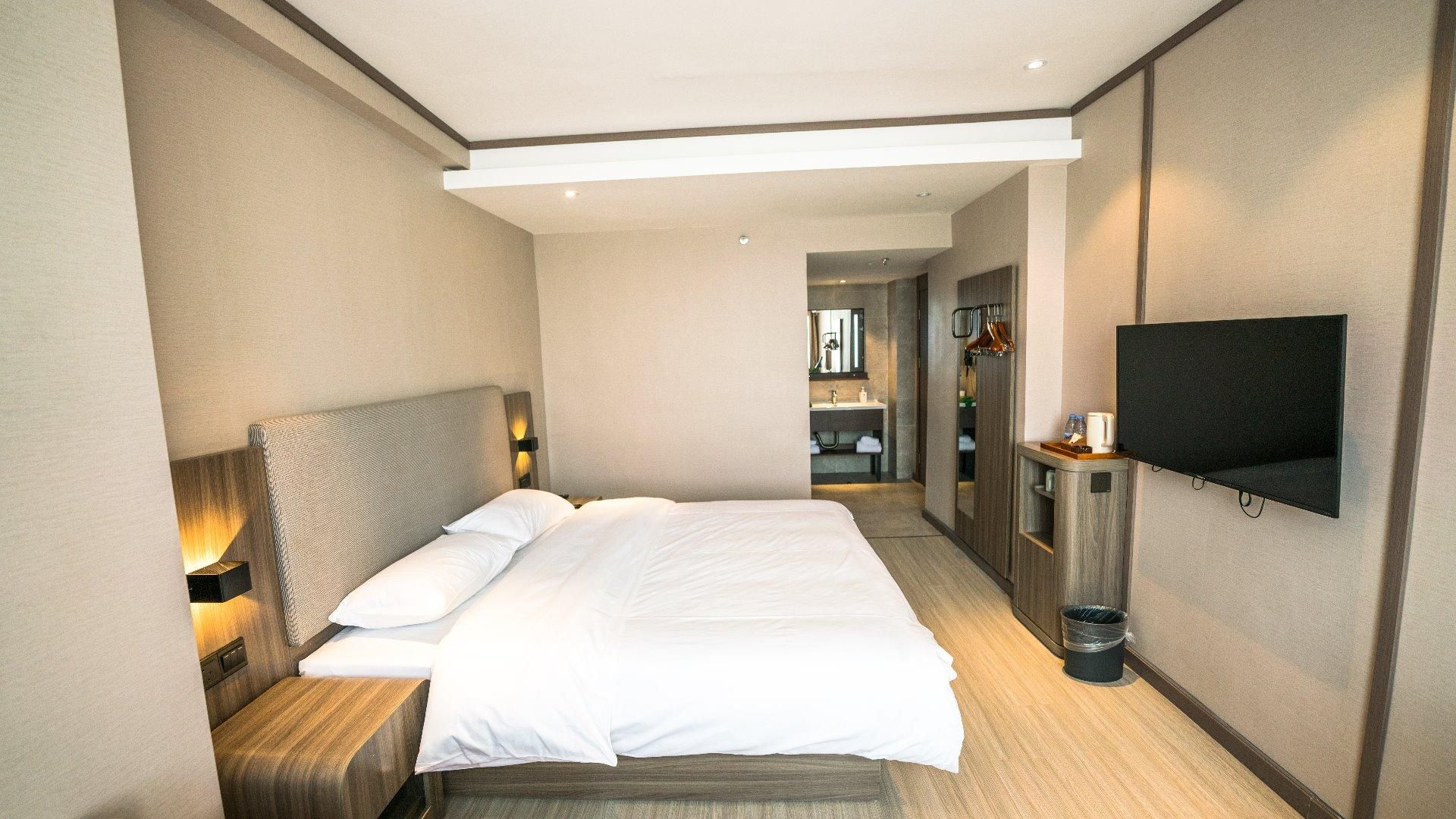 Huazhu - Superior BedRoom