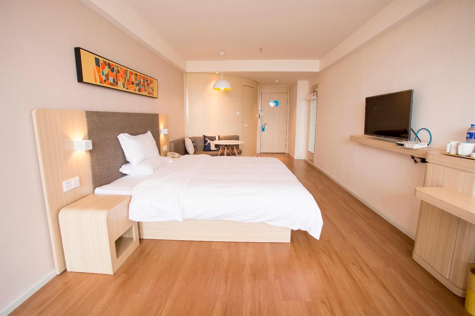 Huazhu - Room With View
