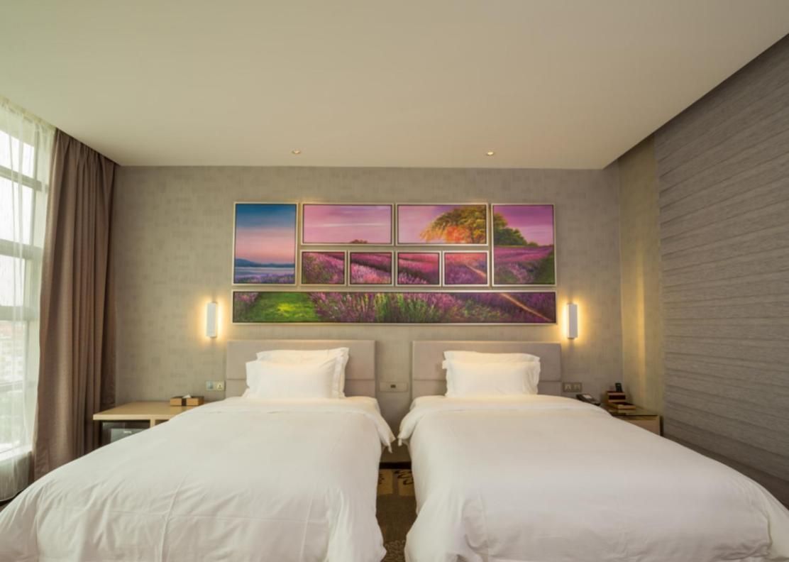 Twin Deluxe Room