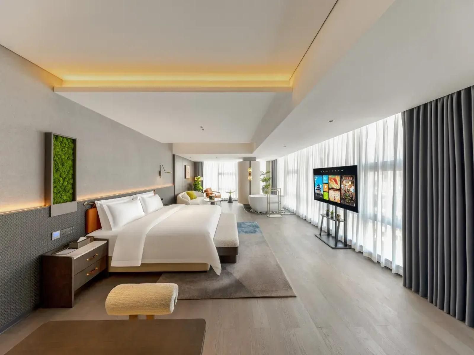 Queen Room with View