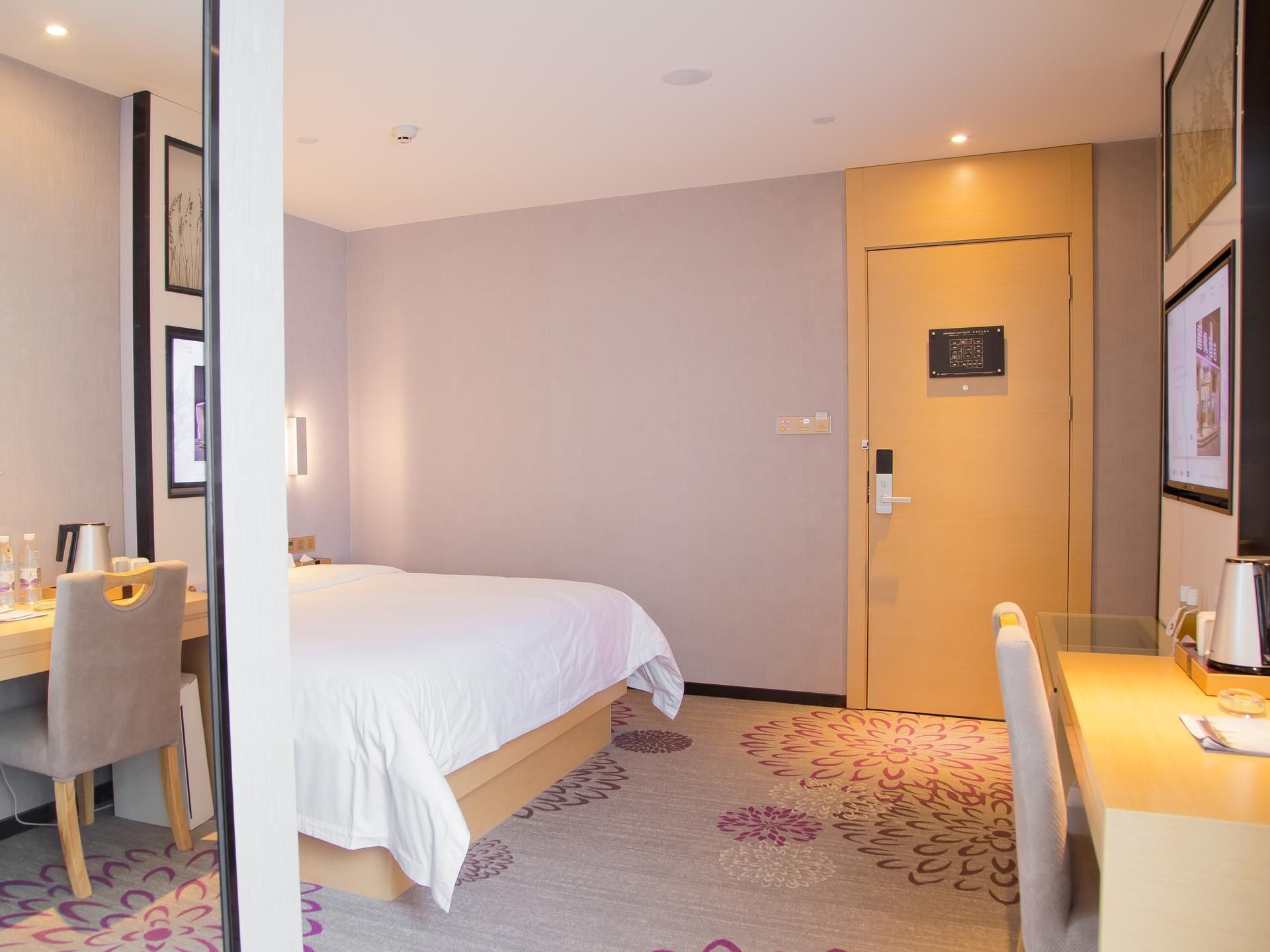 Lavande Hotel Dongguan Humen Wanda High-Speed Railway Station Queen Room with View 3