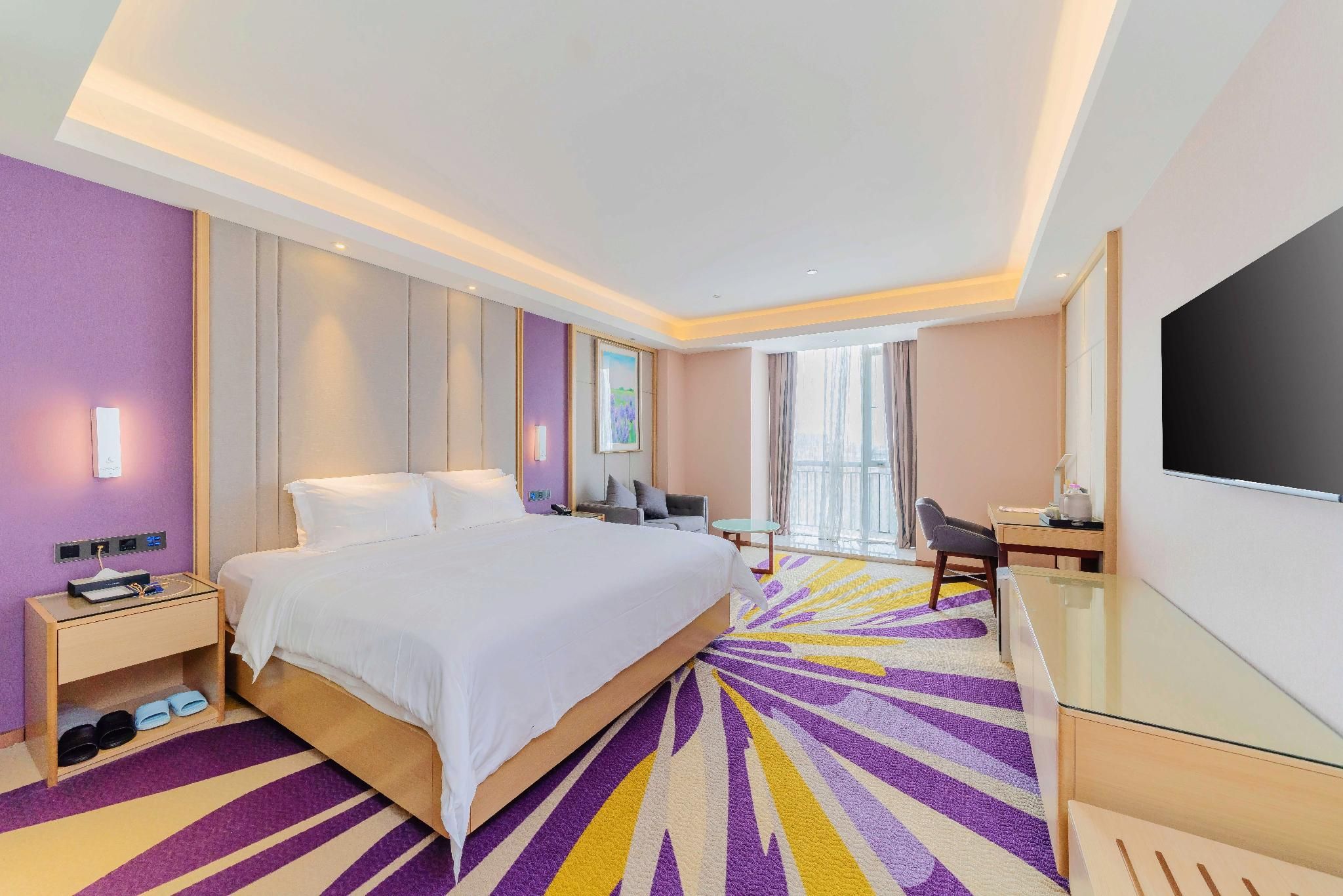 Business Queen Room