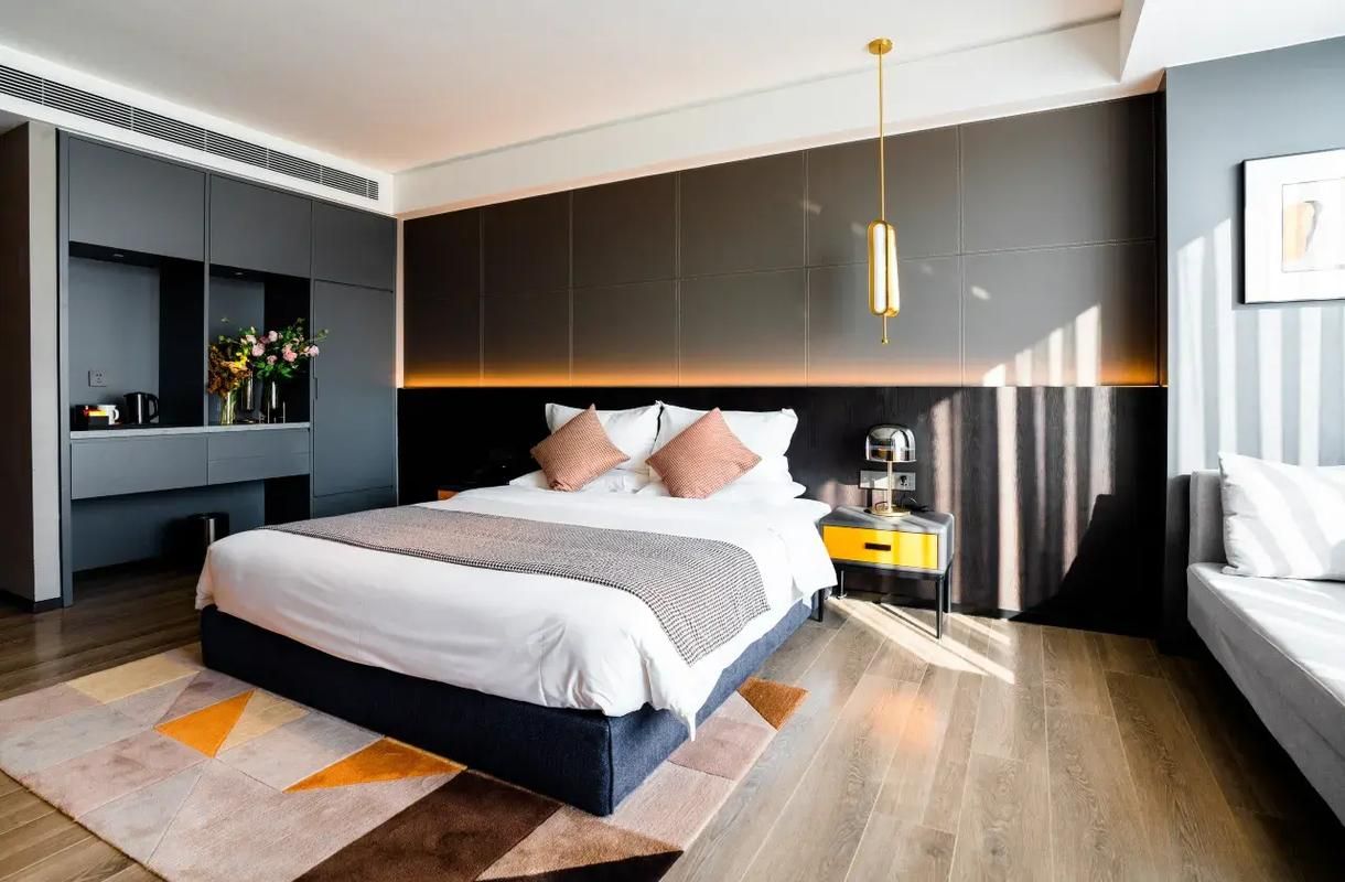 Luxury One-Bedroom Apartment
