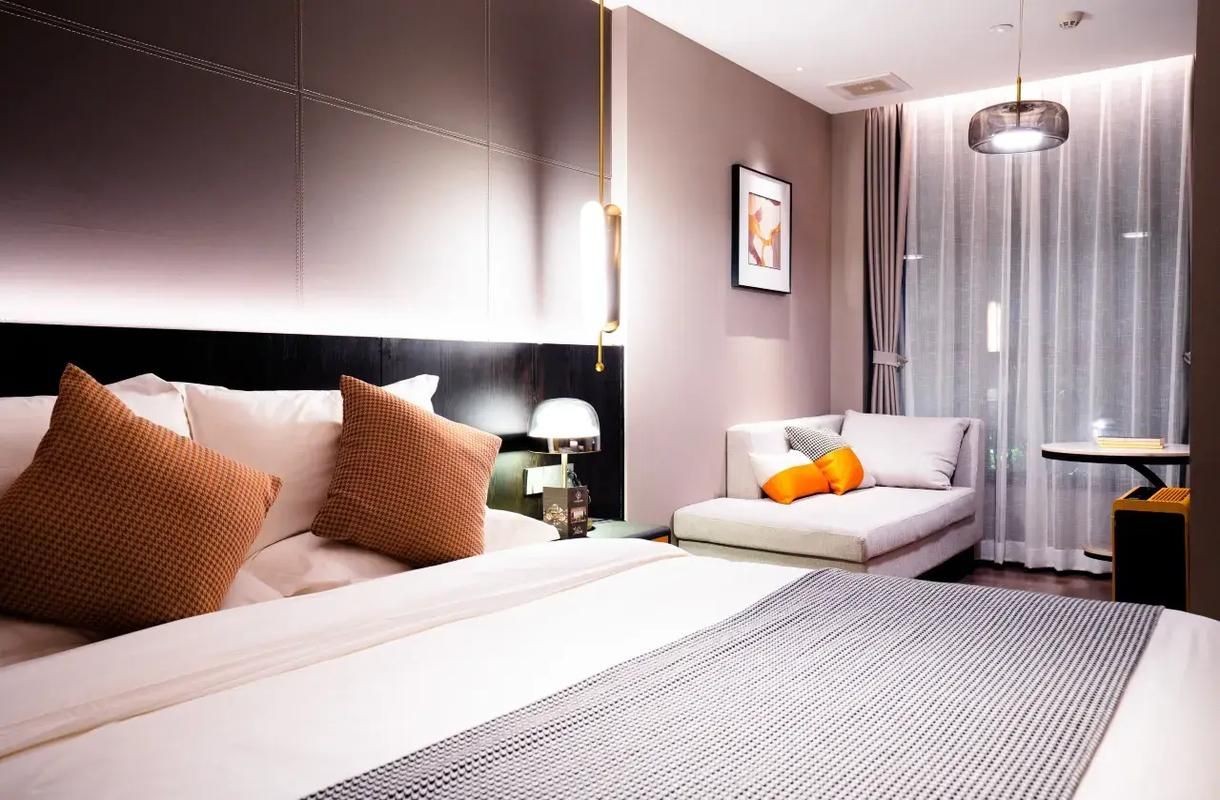 WH - Deluxe Bed Room