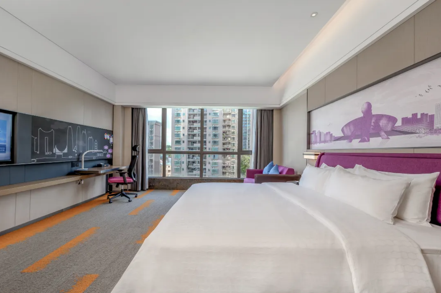 Deluxe Room Queen